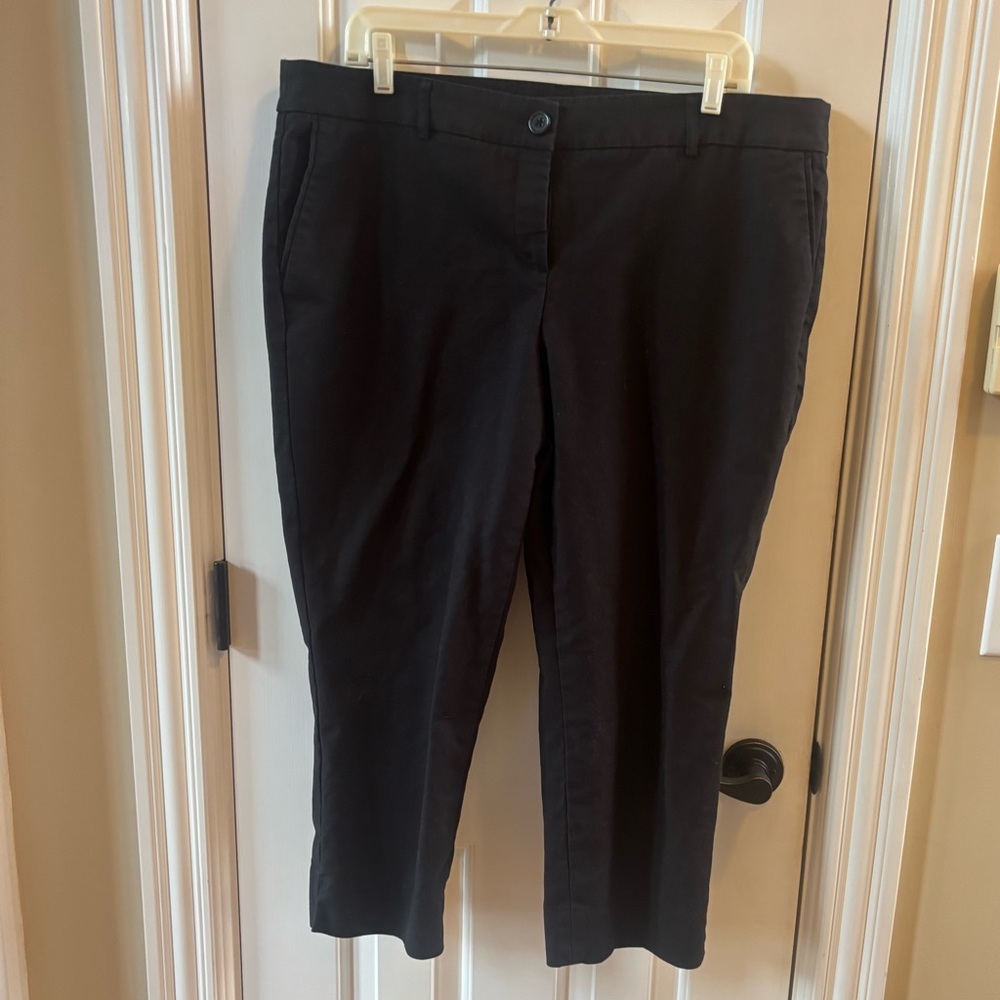 Black cropped pants, size 16